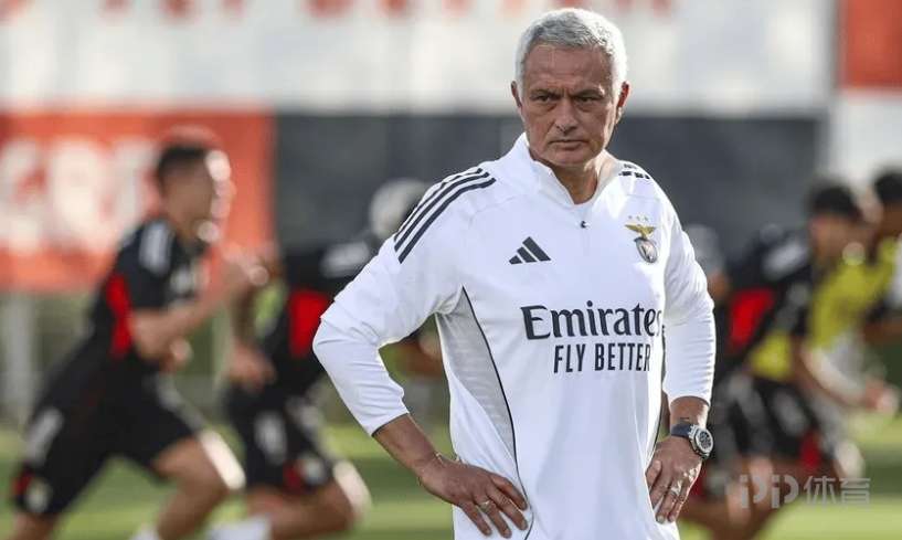 王俊凯寒风,中苦候,只为与千玺,平博体育官网,平博体育直播,体育赛事直播,足球直播