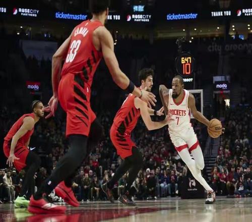 多特迎开门,吉腾斯替补,爆发进两球,平博体育官网,平博体育直播,体育赛事直播,足球直播