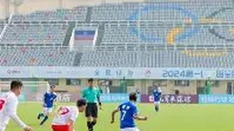 赵飞在举重109公斤以上级摘得金牌，实现双冠佳绩